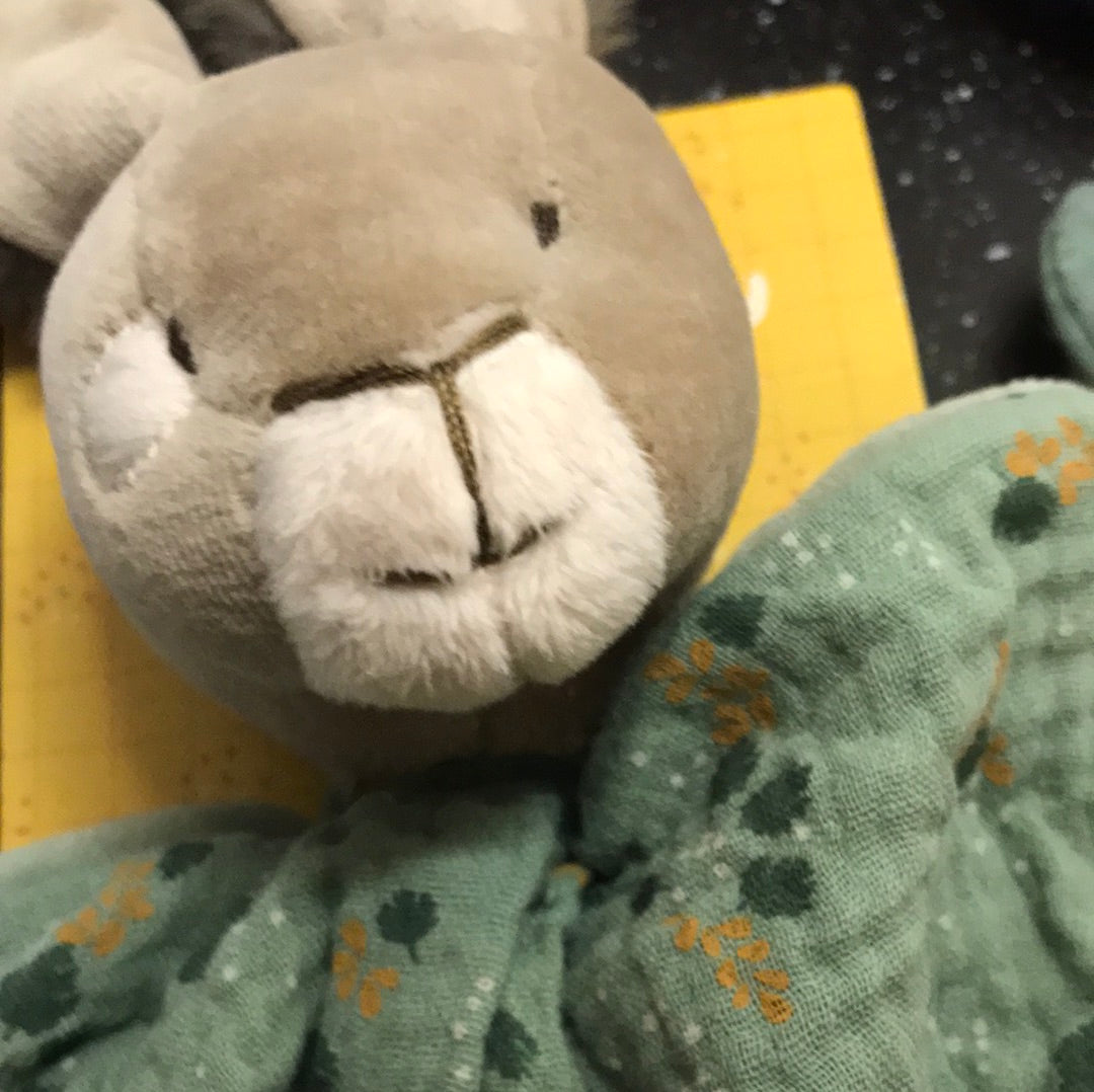 Moulin Roty knuffeldoekje konijn trois petits lapins 0+